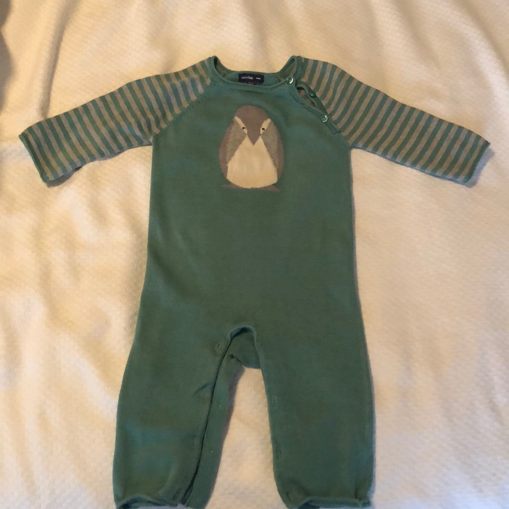 Baby gap one piece 6-12